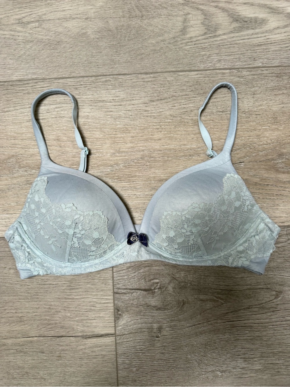 Victoria's Secret Light Gray Lace Push-Up Bra